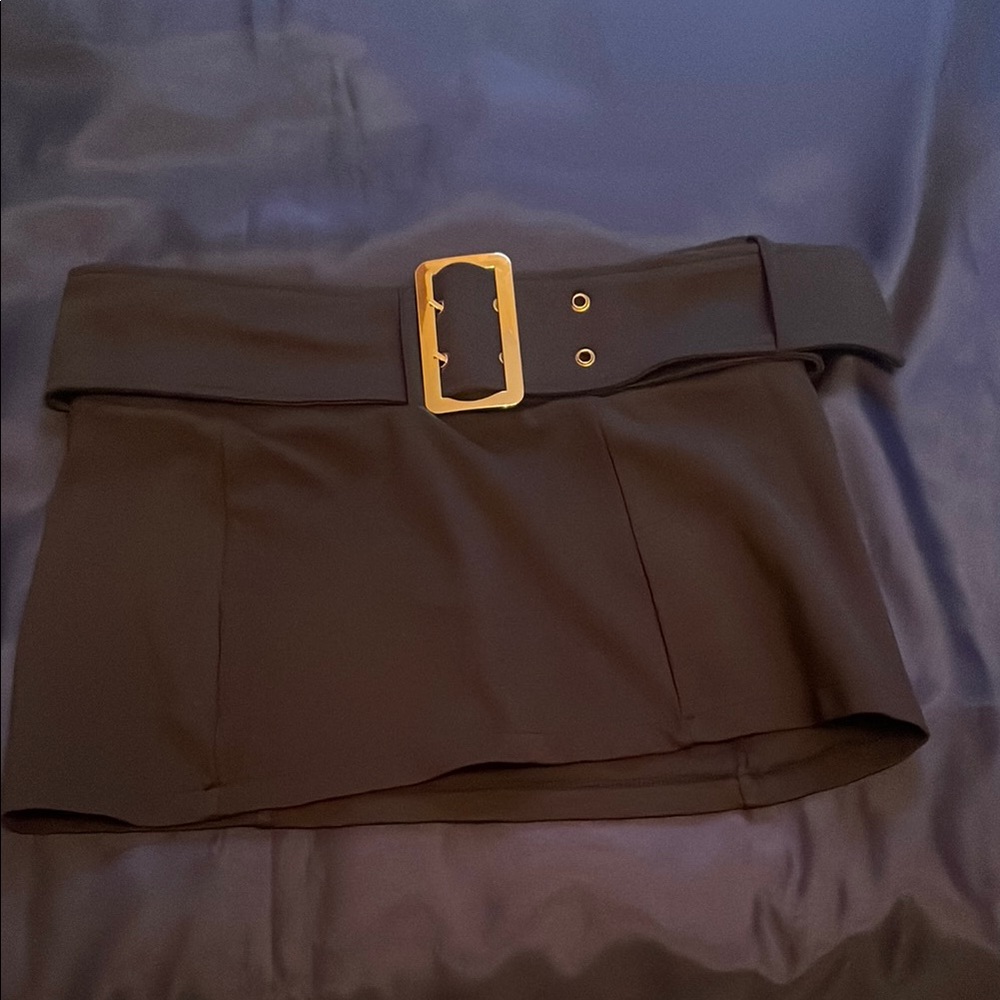Forever 21 size L Black Mini Skirt with Gold Buckle